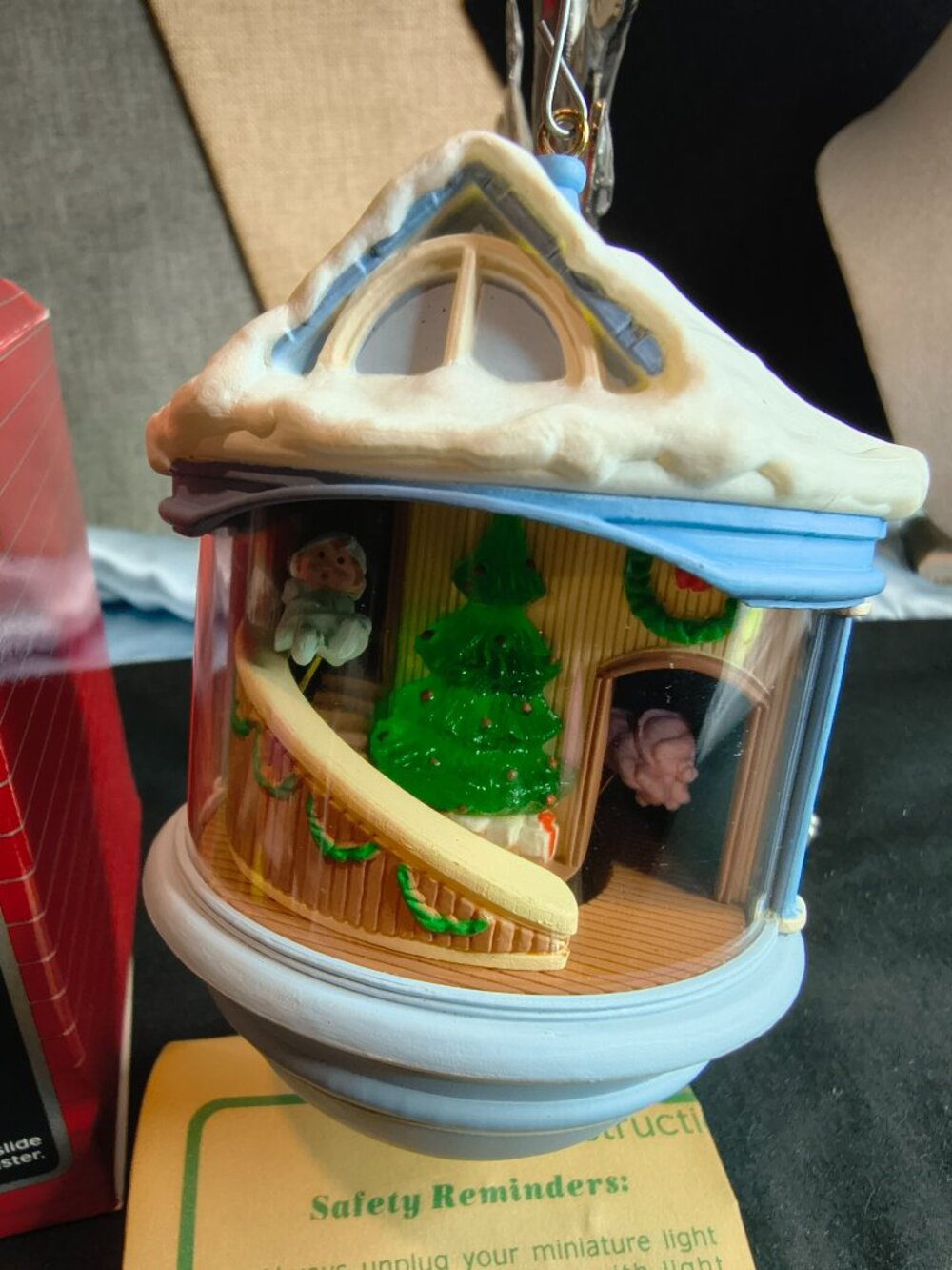 Hallmark 1987 Light and Motion Ornament